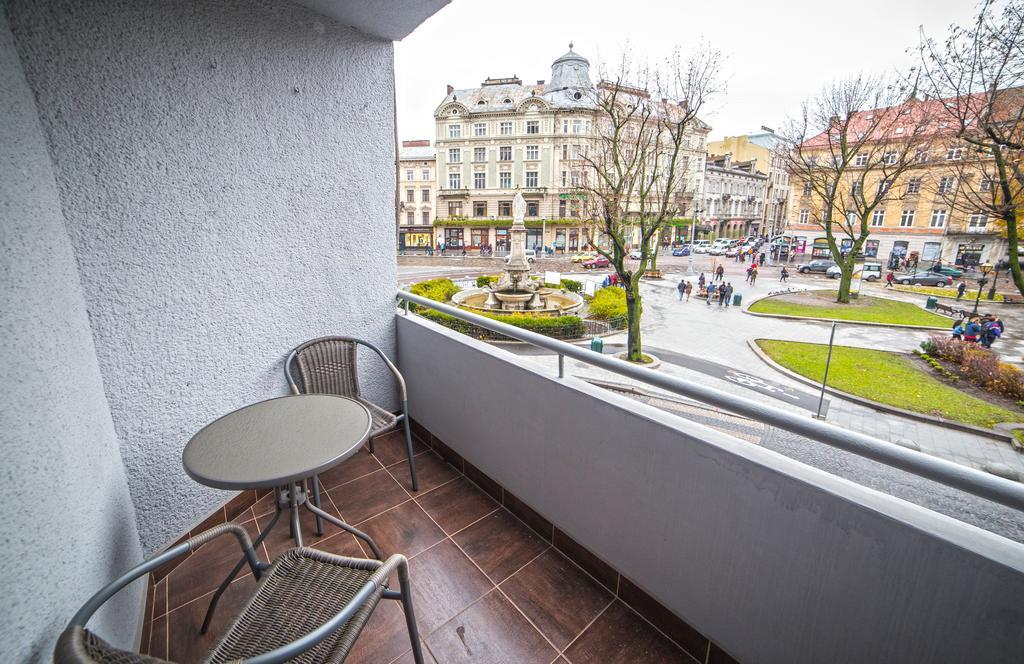 Apartments On Svobody Avenue- The Center Of Lviv Bagian luar foto