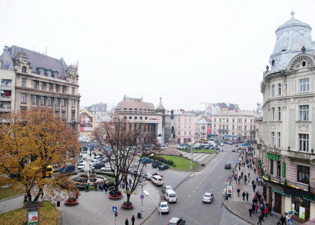 Apartments On Svobody Avenue- The Center Of Lviv Bagian luar foto